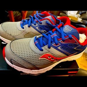 Boys Saucony Cohesion 13 Athletic Shoes